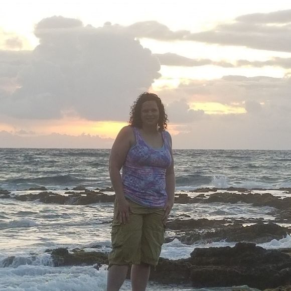 Meet your Posher, Laura - Picture 1 of 1